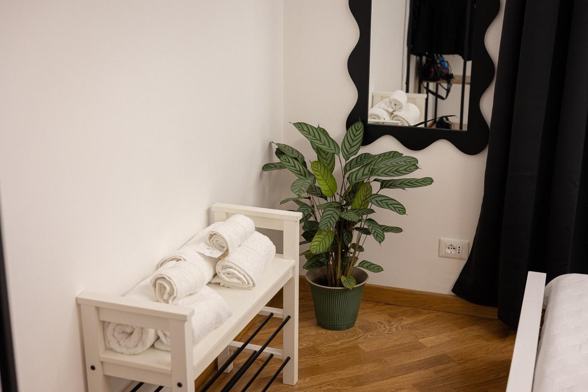 Khris Home Apartments - Trastevere Parini Rome Exterior photo